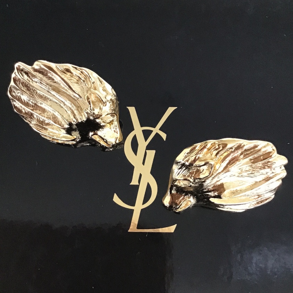 Yves Saint Laurent Large Vintage Gold Tone Lion Head clip on earrings - Picture 7 of 7